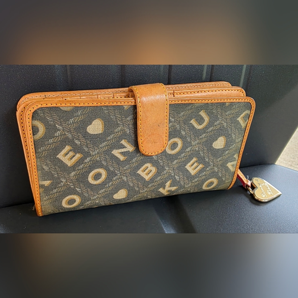 VTG DOONEY & BOURKE Pink Heart Coated Canvas Vachetta Leather Wallet brown Beig
